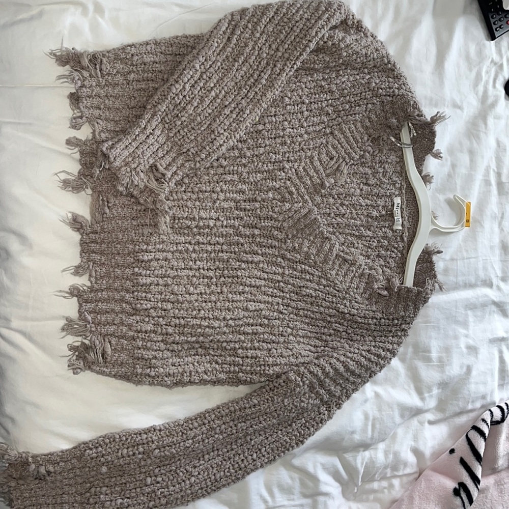 Long sleeve knit crop top